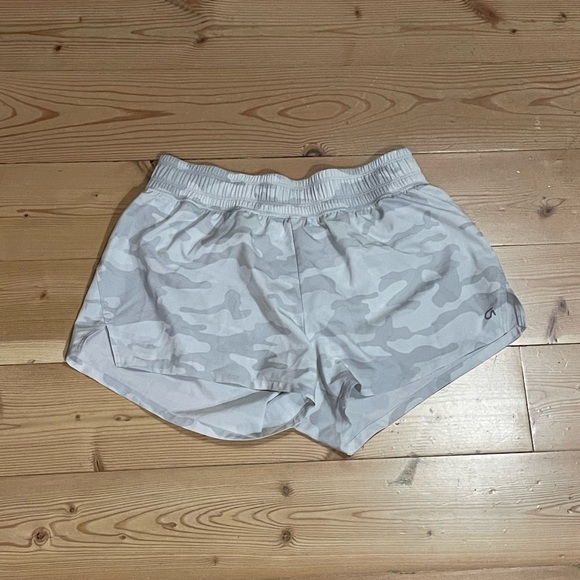 GAP White Camo Athletic Shorts - Picture 1 of 5